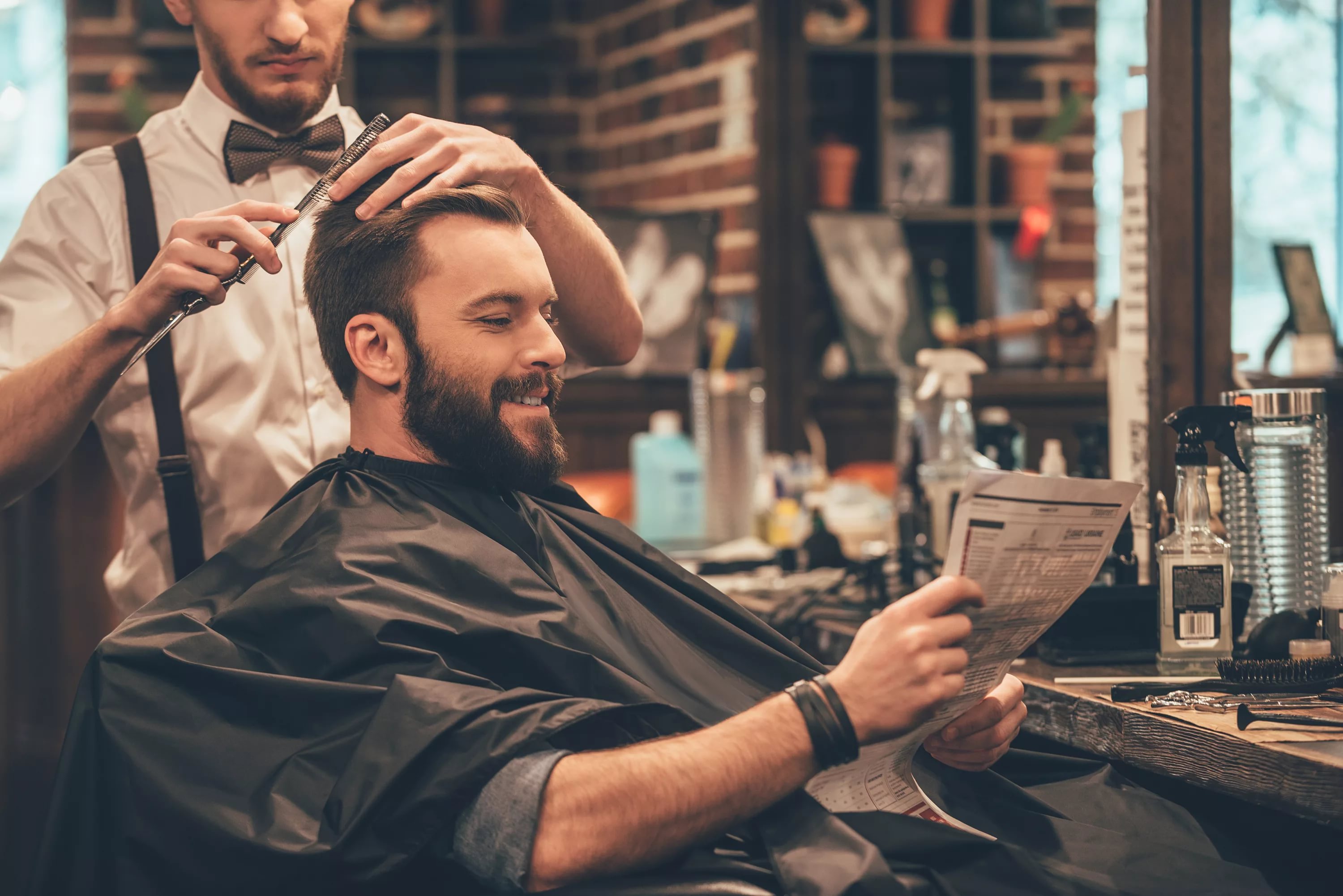 A arte de encantar clientes em salão de beleza e barbearias